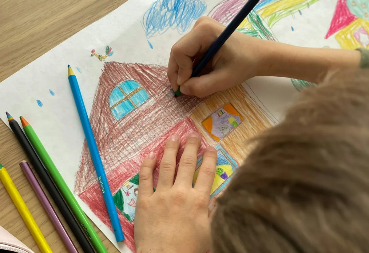 What to do with kids' drawings, according to Reddit